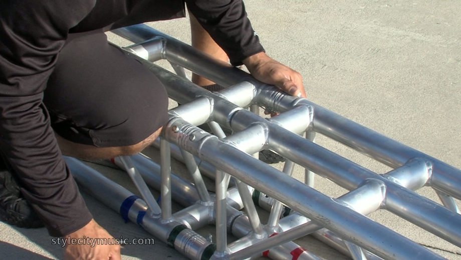 VIDEO ASSIST V2 Video wall truss